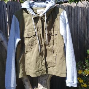 Cargo Jacket with Sweatshirt Sleeves with Hood